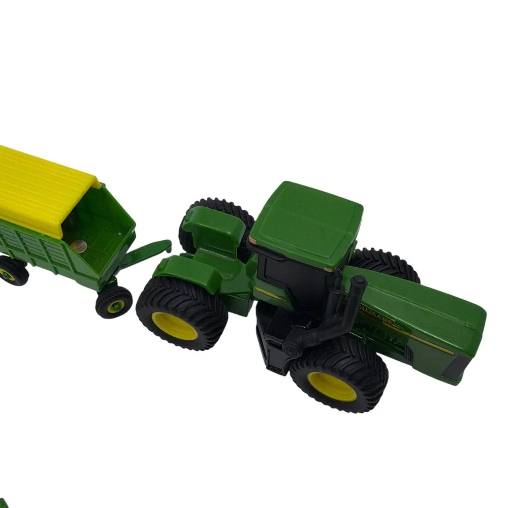 John Deere Ertl Farm Toys Tractor‎ Truck Trailer and more 15 Pieces Parts/Repair